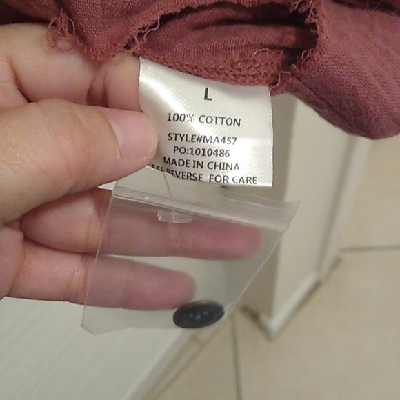 NWOT Women's quarter length sleeve top - Picture 4 of 5